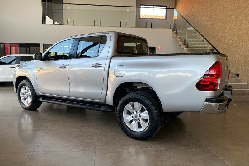 HILUX 2.7 SRV 4X2 CD 16V FLEX 4P AUTOMÁTICO ANO 2018 COR CINZA