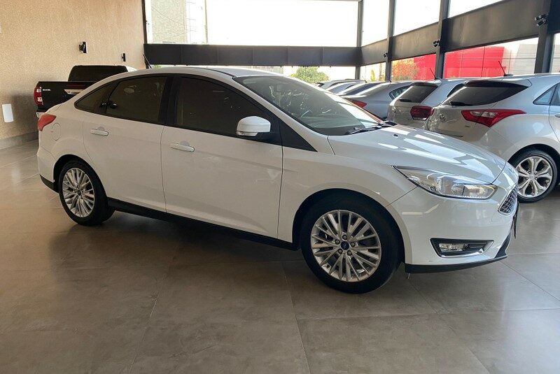 FOCUS 2.0 SE 16V FLEX 4P POWERSHIFT ANO 2018 COR BRANCO