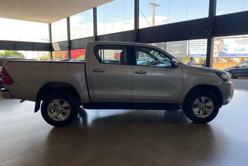 HILUX 2.7 SRV 4X2 CD 16V FLEX 4P AUTOMÁTICO ANO 2018 COR CINZA